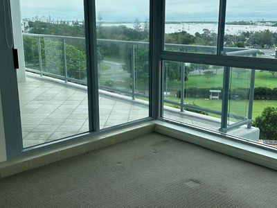1004 / 1 Como Crescent, Southport