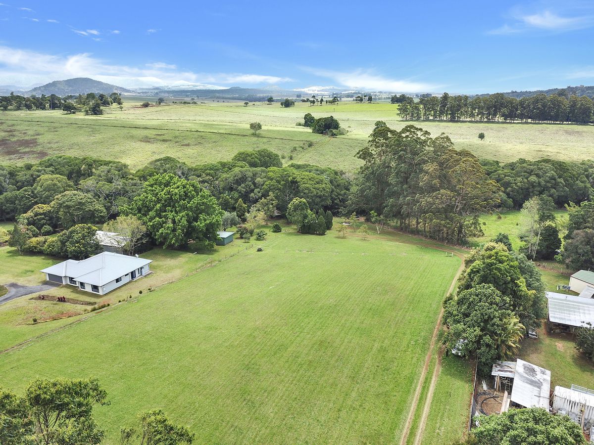 48 Russell Road West, Lake Eacham
