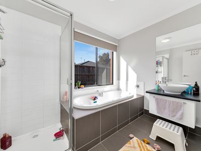 20 Embleton Chase, Weir Views