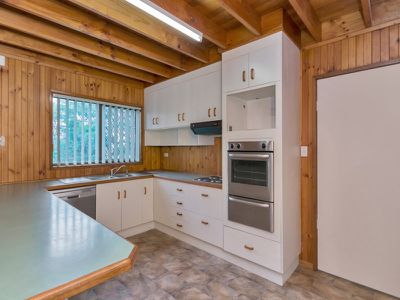 33-35 Roland Court, Peak Crossing