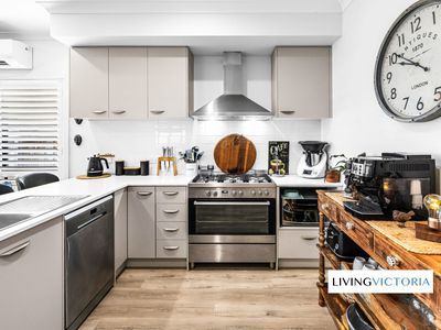 12 Arthurdale Crescent, Werribee