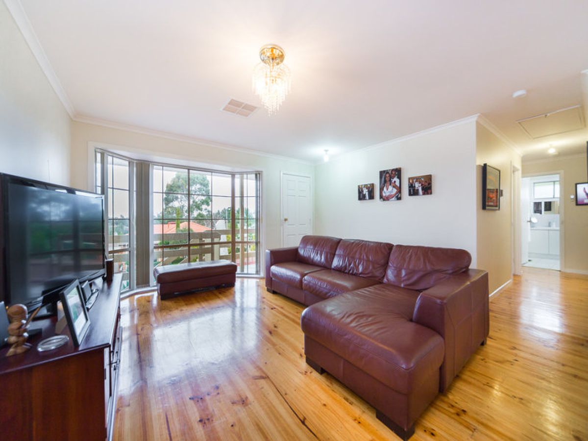 2 / 11 LAMBERT COURT, Endeavour Hills