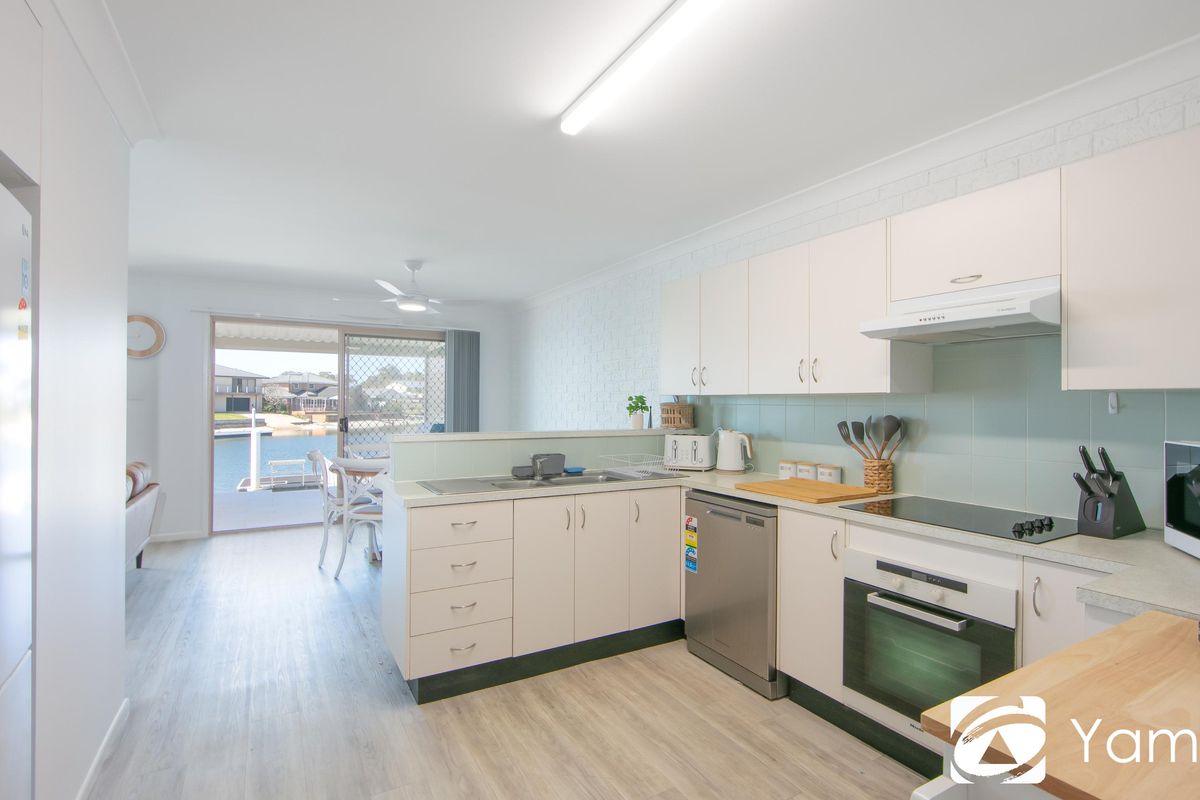 2 / 28 The Mainbrace, Yamba