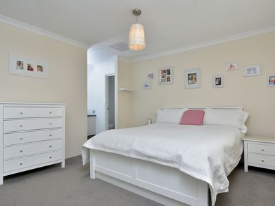 10 Fairy Parade, Alkimos