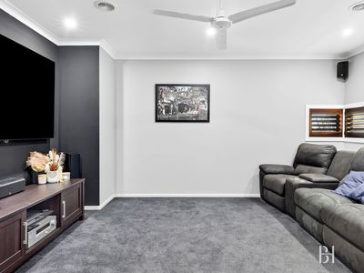9 Olive Tree Court, Kilmore