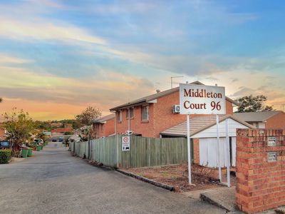14 / 96 Smith Road, Woodridge