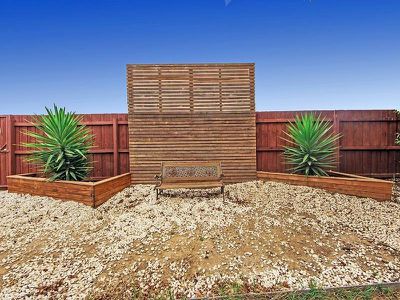 4 Charinga Avenue, Werribee