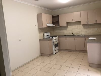 2/28 Hobbs Street, Seddon
