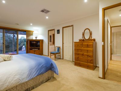 6 Anjaya Court, Frankston