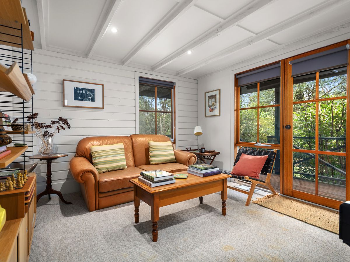 24 Blanche Parade, Mount Macedon