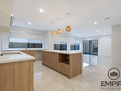 12 Sandalwood Crescent, Clyde North