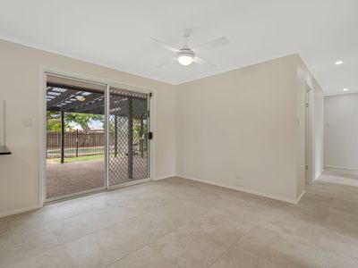 40 Kingaroy Avenue, Helensvale