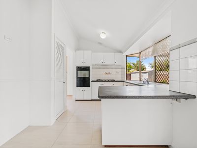 12 Placid Court, South Lake