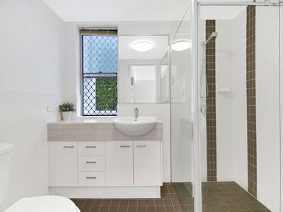 2 / 2254 Gold Coast Hwy, Mermaid Beach
