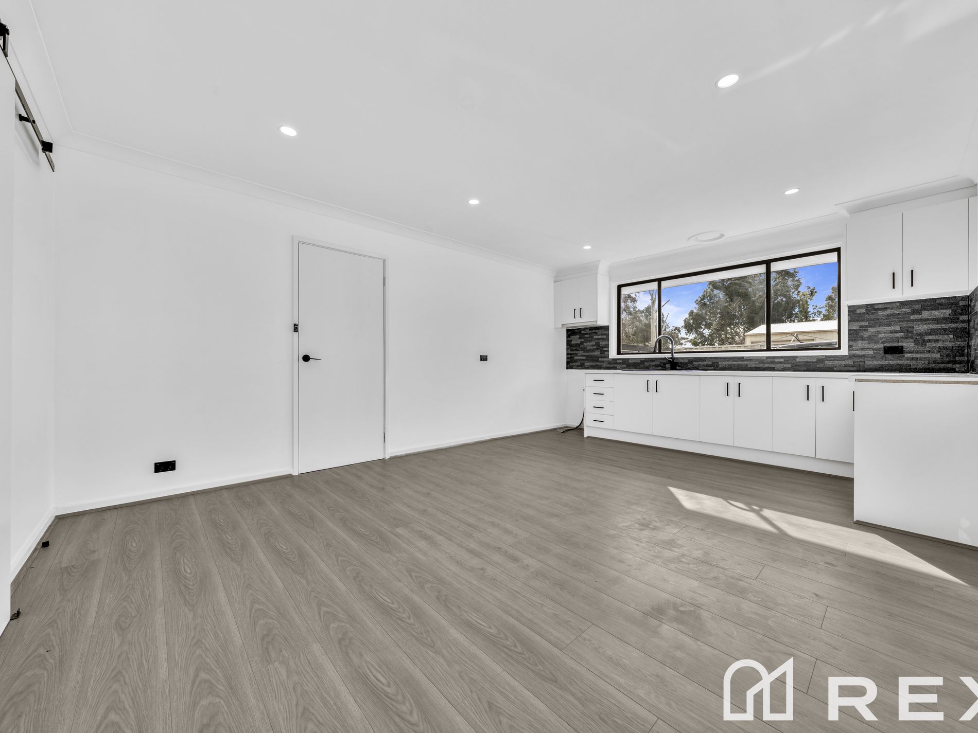 2 / 16-18 Heywood Crescent, Cranbourne North