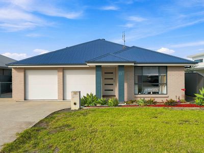 13 Bexhill Avenue, Sussex Inlet