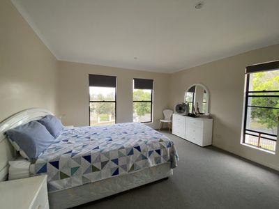 3 Hampton Court, Urraween