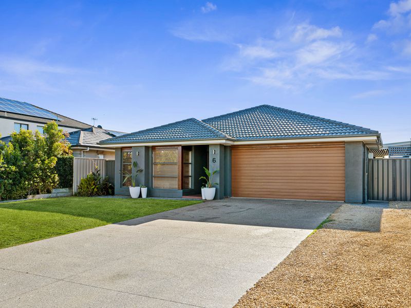 6 Saint Andrews Boulevard, Normanville