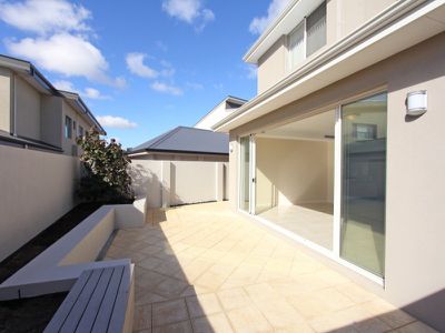 5 Grasstree Way, Churchlands