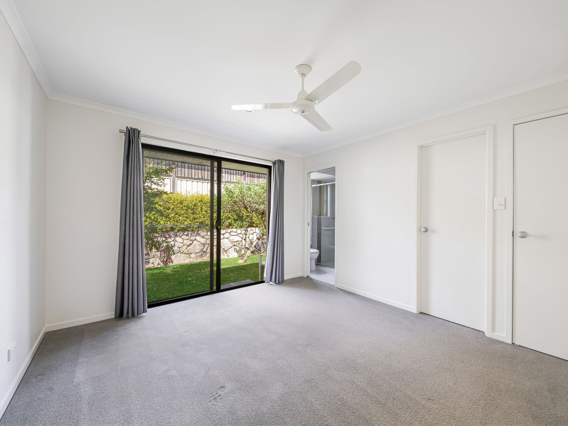 1 / 1 Crows Ash Place, Kuluin