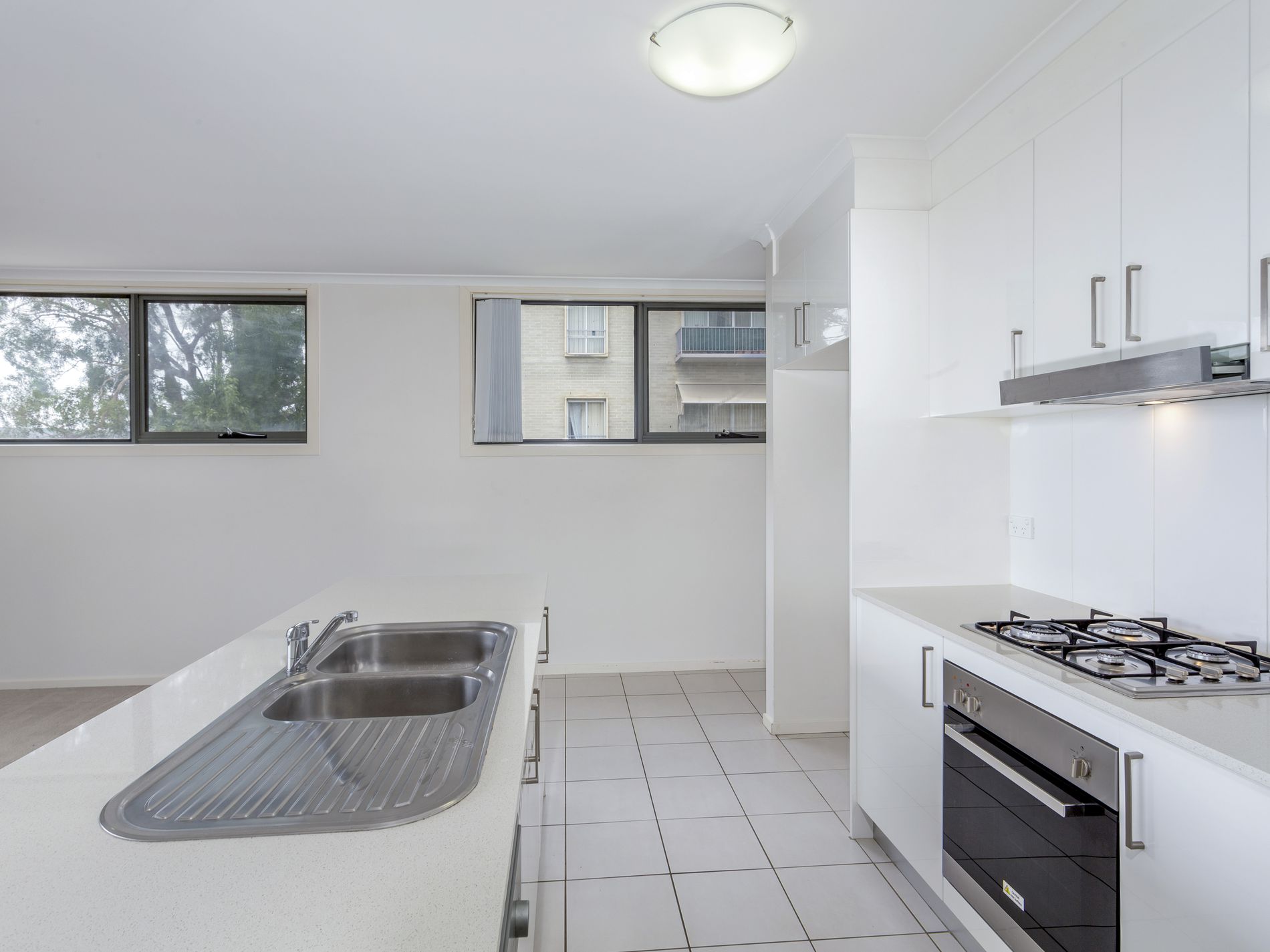 13 / 88 Henderson Road, Crestwood