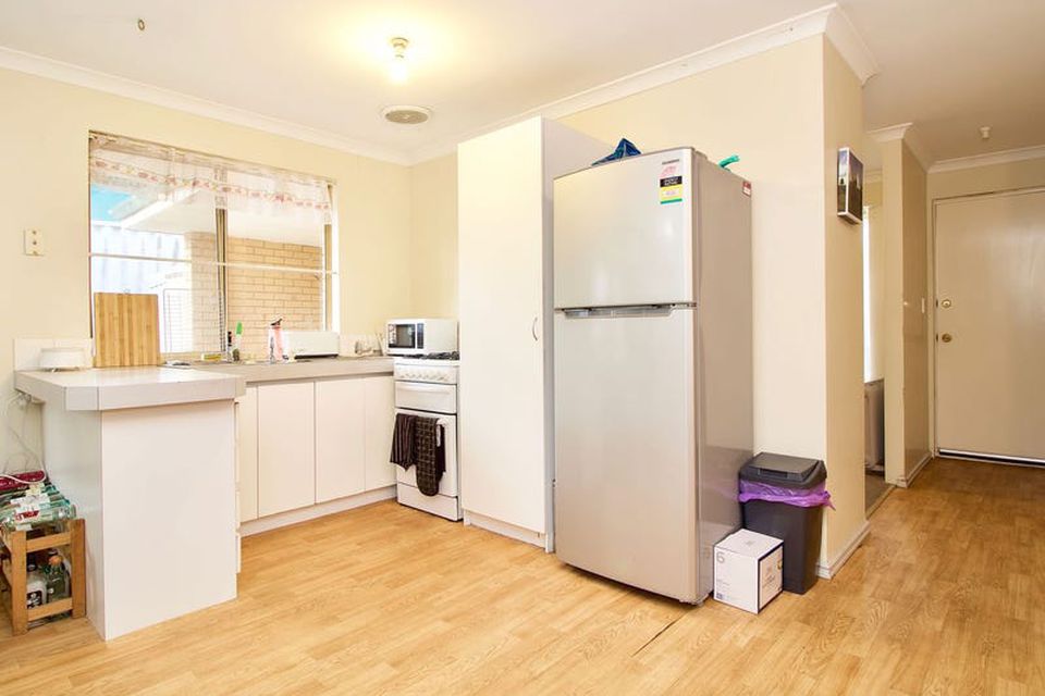 16 Salter Place , Parmelia