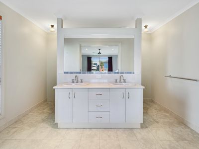 4 Dunroe Court, Warrnambool