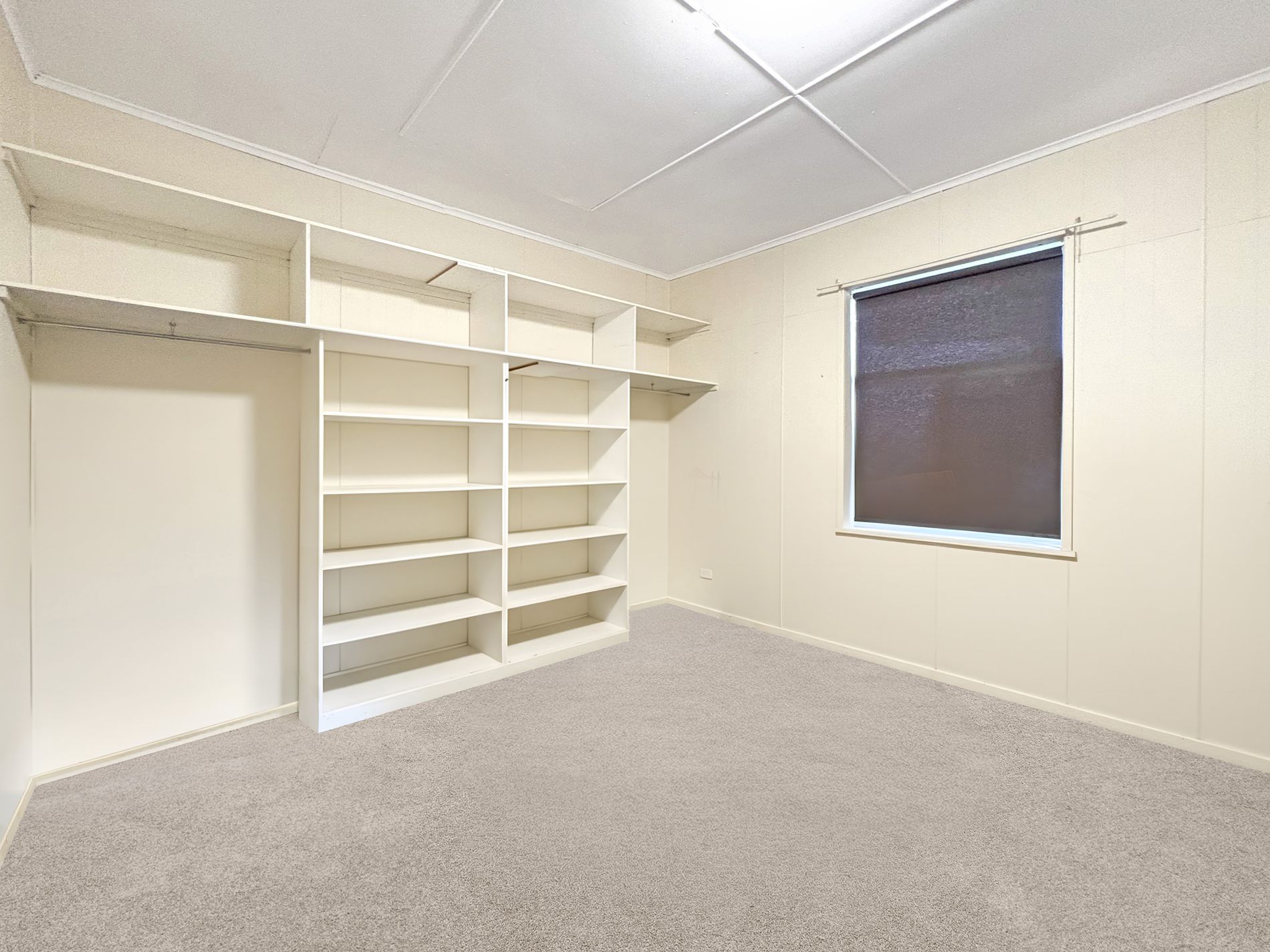 2-4 Breeza Street, Carroll