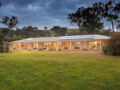 19 LAMBOURN DRIVE, Wodonga