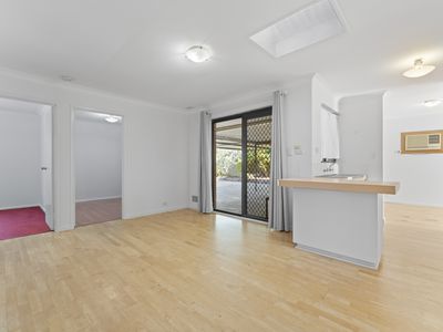 72 Cambridge Crescent, Cooloongup