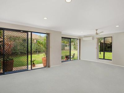 6 Feathertail Court, Tewantin