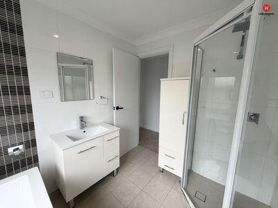 28 Coonawarra Street, Edensor Park