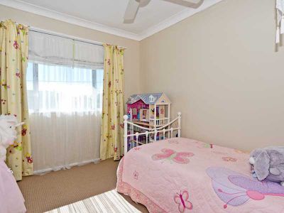 2 Creston Street, Raceview