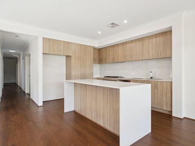 12A Loris Way, Kardinya