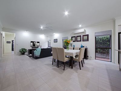 6 Barrington Crescent, Wakerley