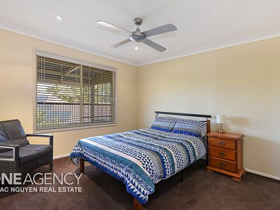 12 Vantage Close, Belmont