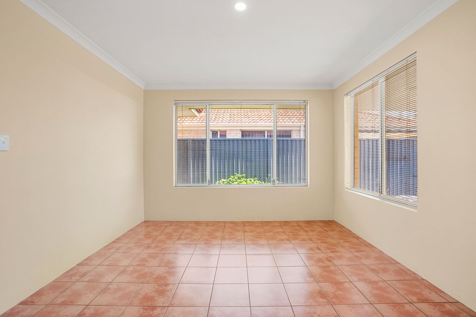 13 Valheru Avenue, Rockingham