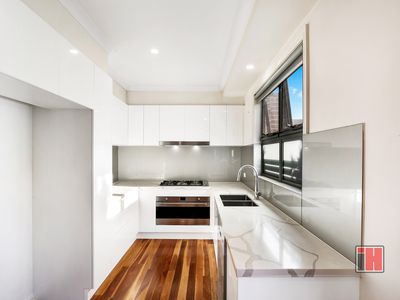 2 / 4 Fortune Street, Box Hill North