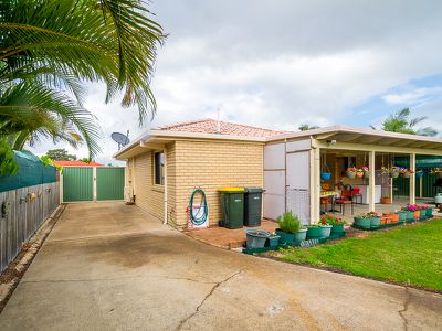 4 TWOLYN STREET, Urangan