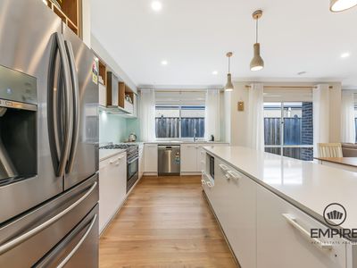 11 Sandymount Drive, Clyde North