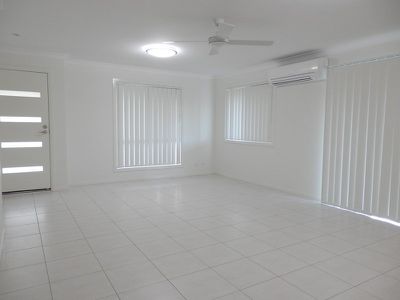 2 / 5 Warner Street, Raceview