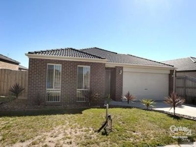 30 Kingsfield Crescent, Lynbrook