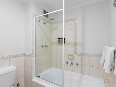 302 / 12 Victoria Avenue, Perth