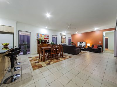 15 Hawksbury Crescent, Wakerley