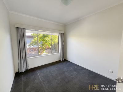 6 McLachlan Street, Horsham