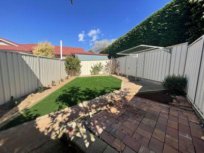 2 / 3 Worfolk Place, Griffith