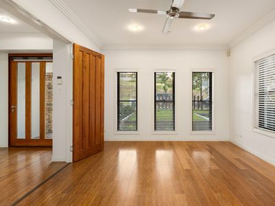6 Scenery Court, Brookwater