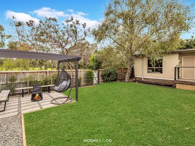 6 Redwood Court, Junction Village