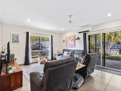 2 / 2 Priore Court, Moulden