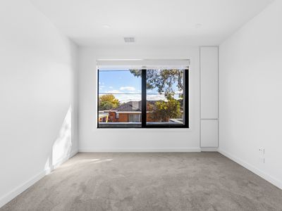 38 Stapley Crescent, Altona North